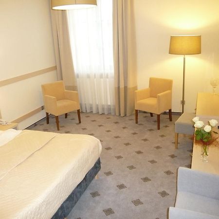 Hotel Notabene Świdnik Exteriér fotografie