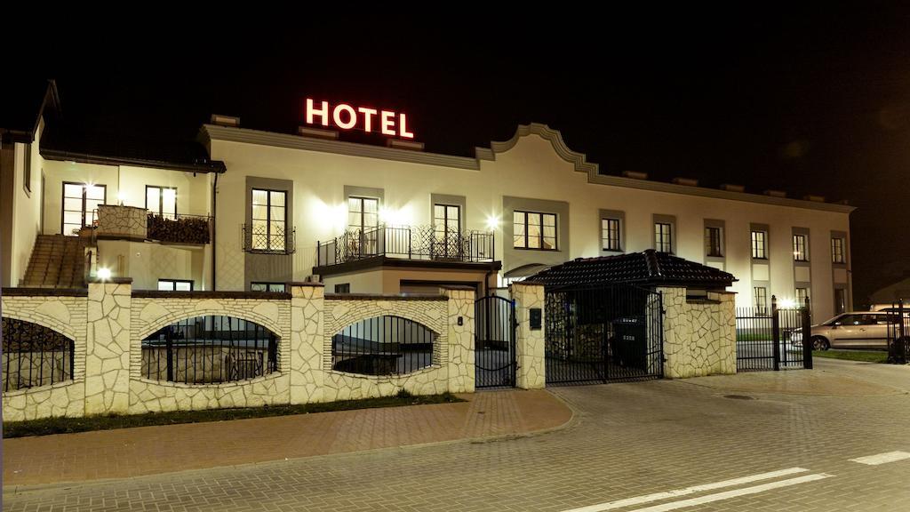 Hotel Notabene Świdnik Exteriér fotografie