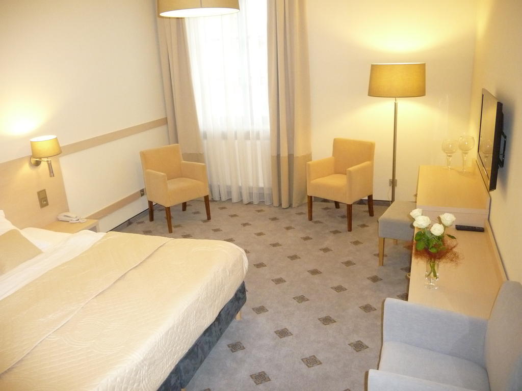 Hotel Notabene Świdnik Exteriér fotografie